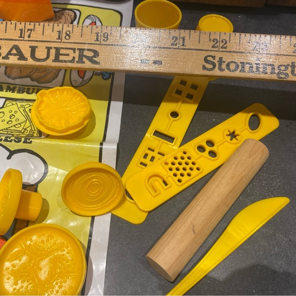 Vintage 1977 Burger King General Mills Play Doh Mat, Pieces, Pamplet - Picture 9 of 9